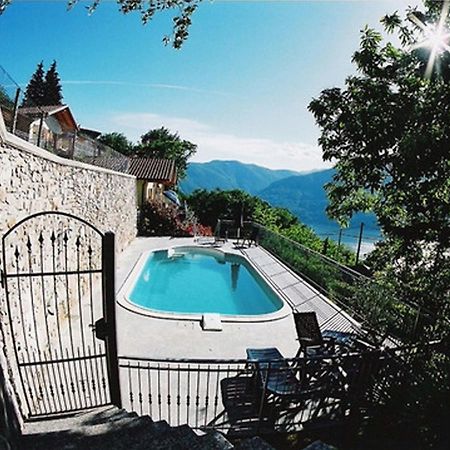 Case Bellissime Tronzano Lago Maggiore Luaran gambar